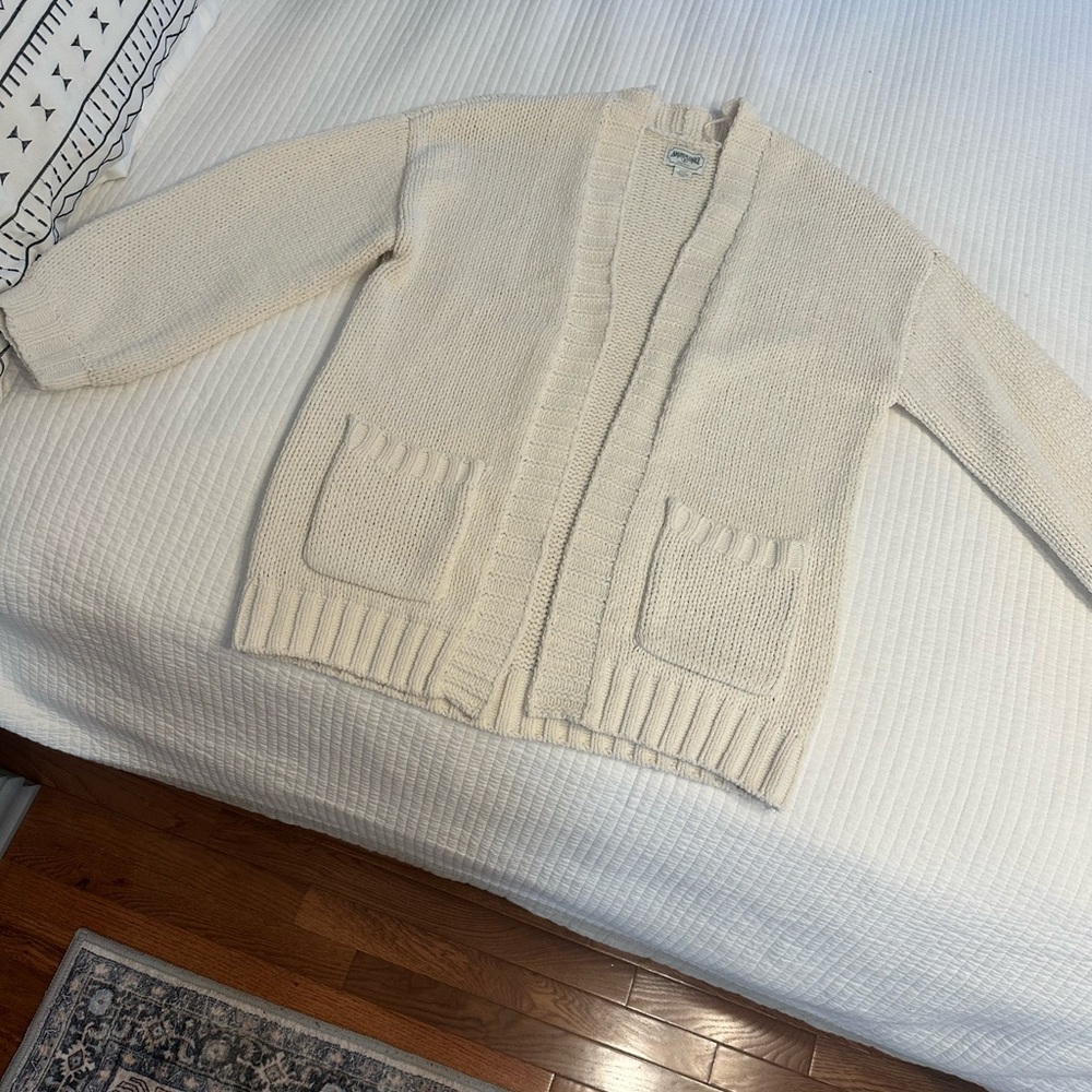 American Eagle Outfitters Cream Knit Sweater